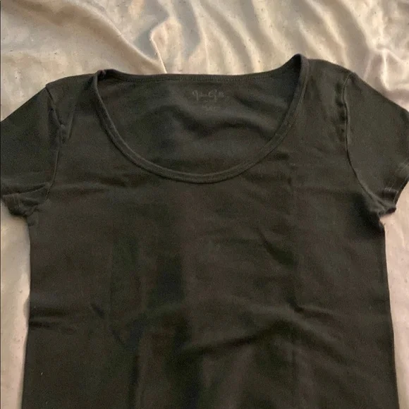 Brandy Melville Black Scoop Neck T-Shirt - Picture 3 of 3